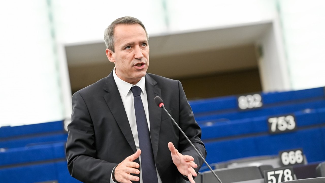 Eurodeputado Sérgio Humberto discursa sobre biodiversidade e o acordo do Cali Fund no Parlamento Europeu.
