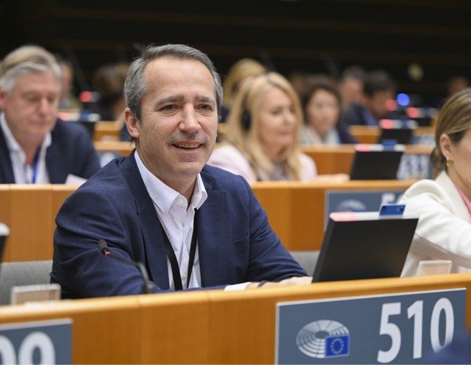 Eurodeputado Sérgio Humberto em intervenção na Comissão da Saúde Pública do Parlamento Europeu